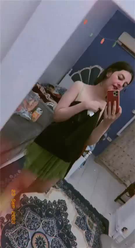 سكس مصرية تعرض جسمها لعشيقها